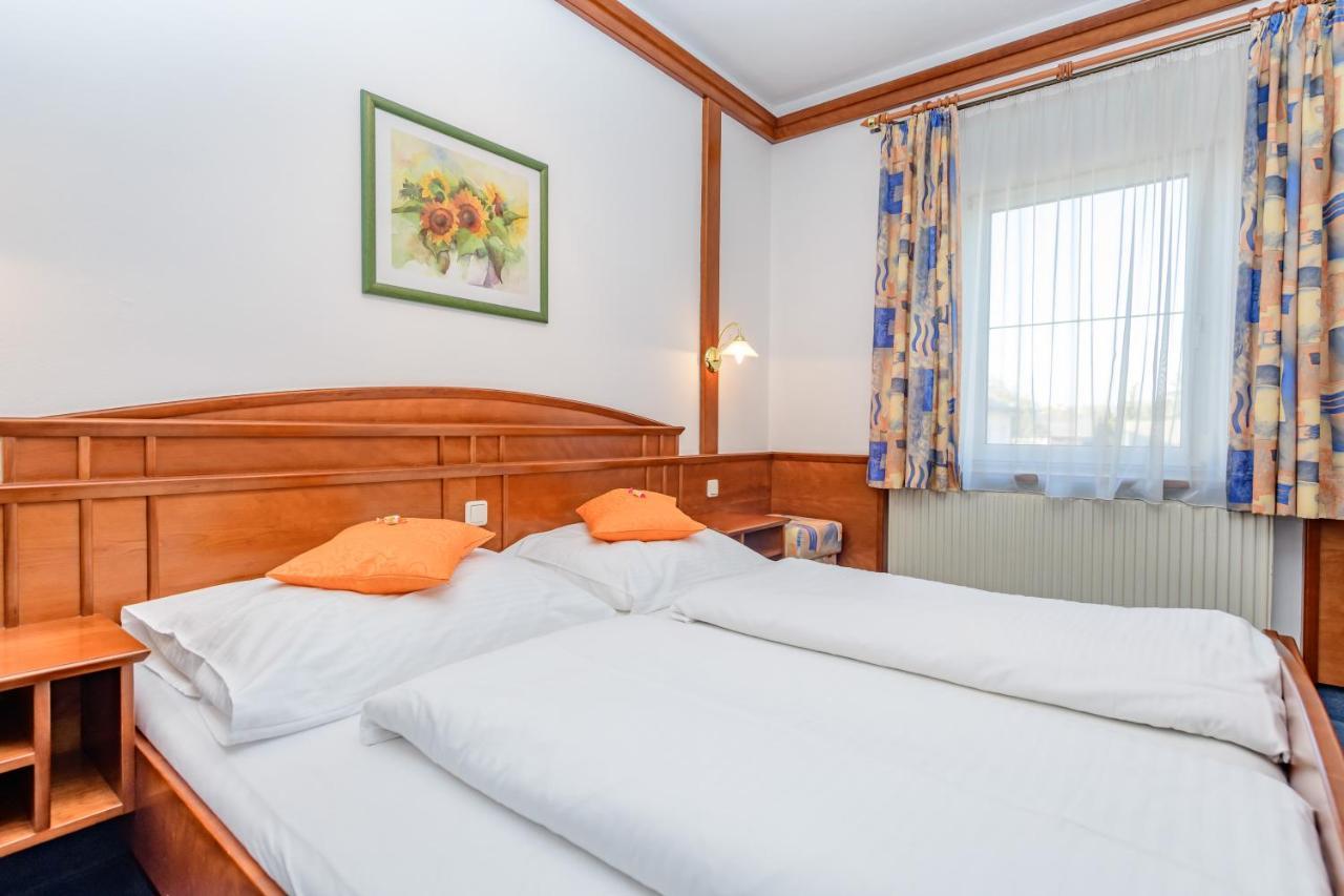 Gasthof Stoeckler Hotel Enns Eksteriør billede