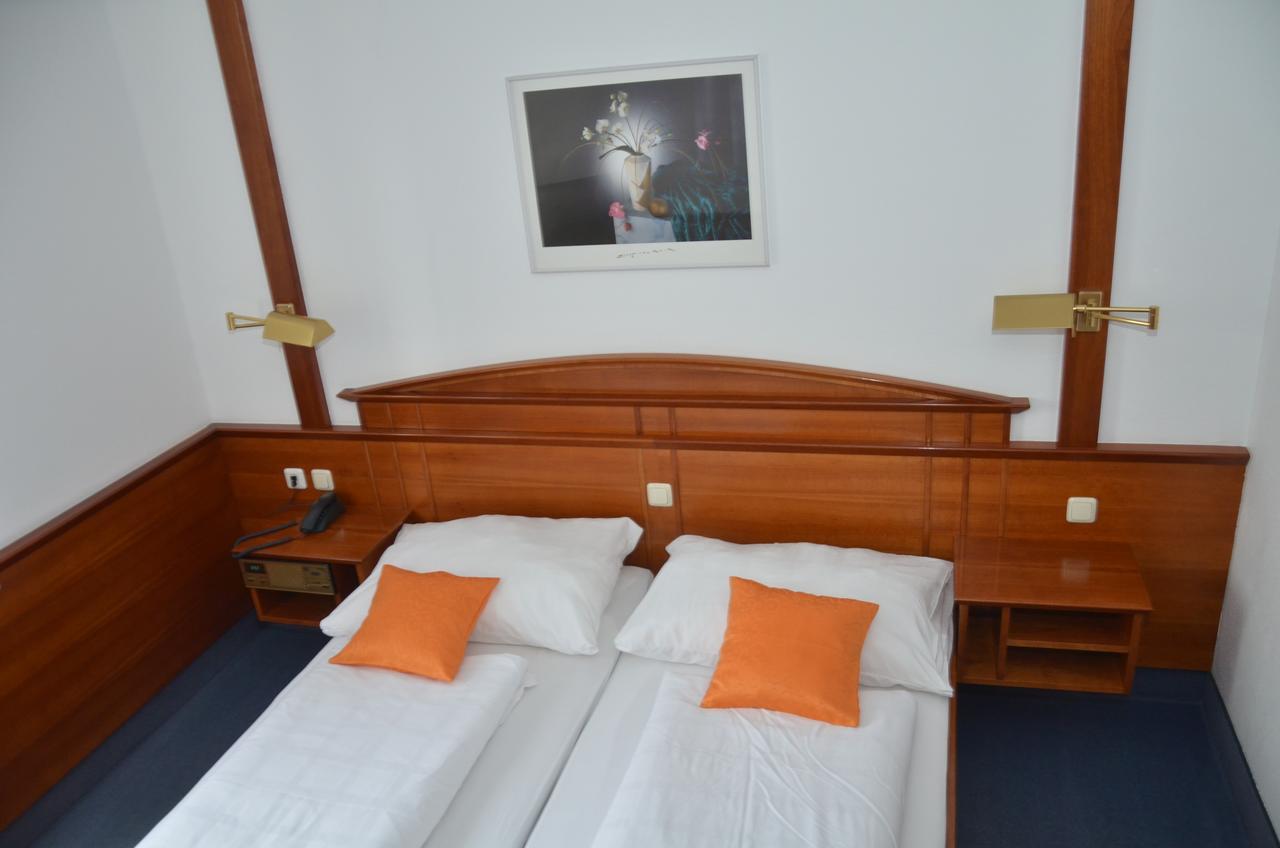 Gasthof Stoeckler Hotel Enns Eksteriør billede